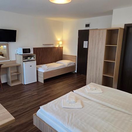 Adam Apartmanhaz Siófok Exteriör bild