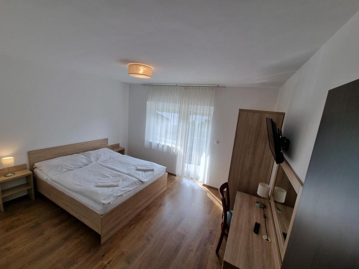 Adam Apartmanhaz Siófok Exteriör bild