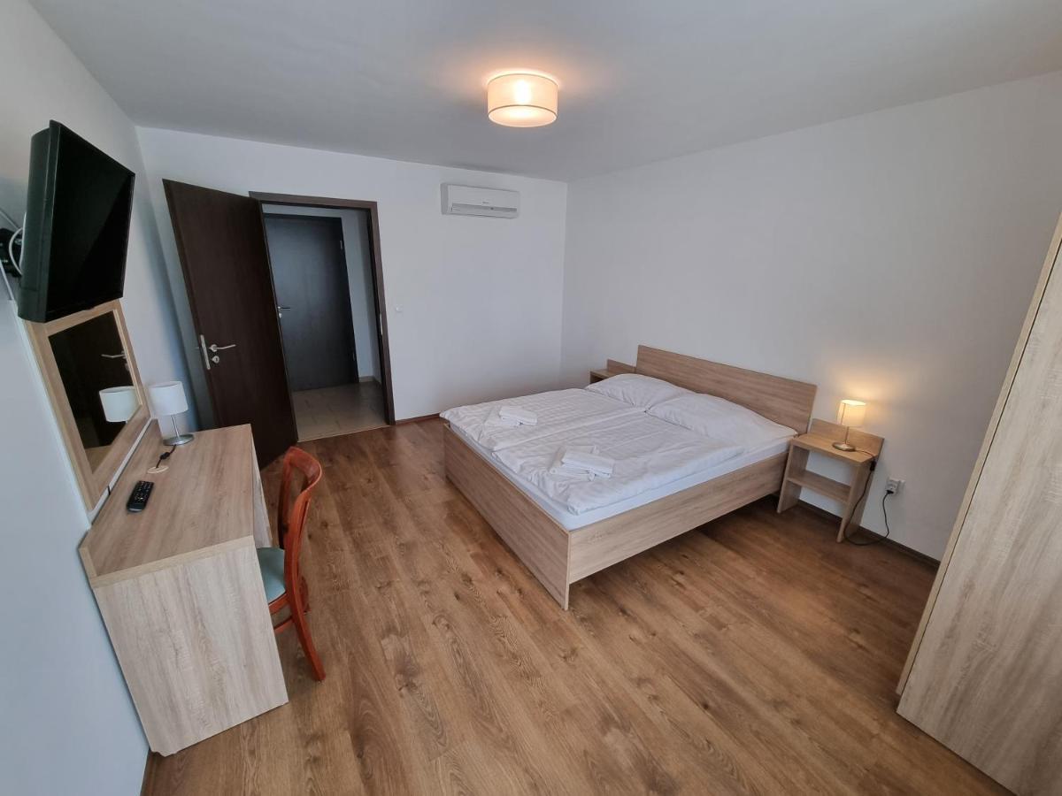 Adam Apartmanhaz Siófok Exteriör bild