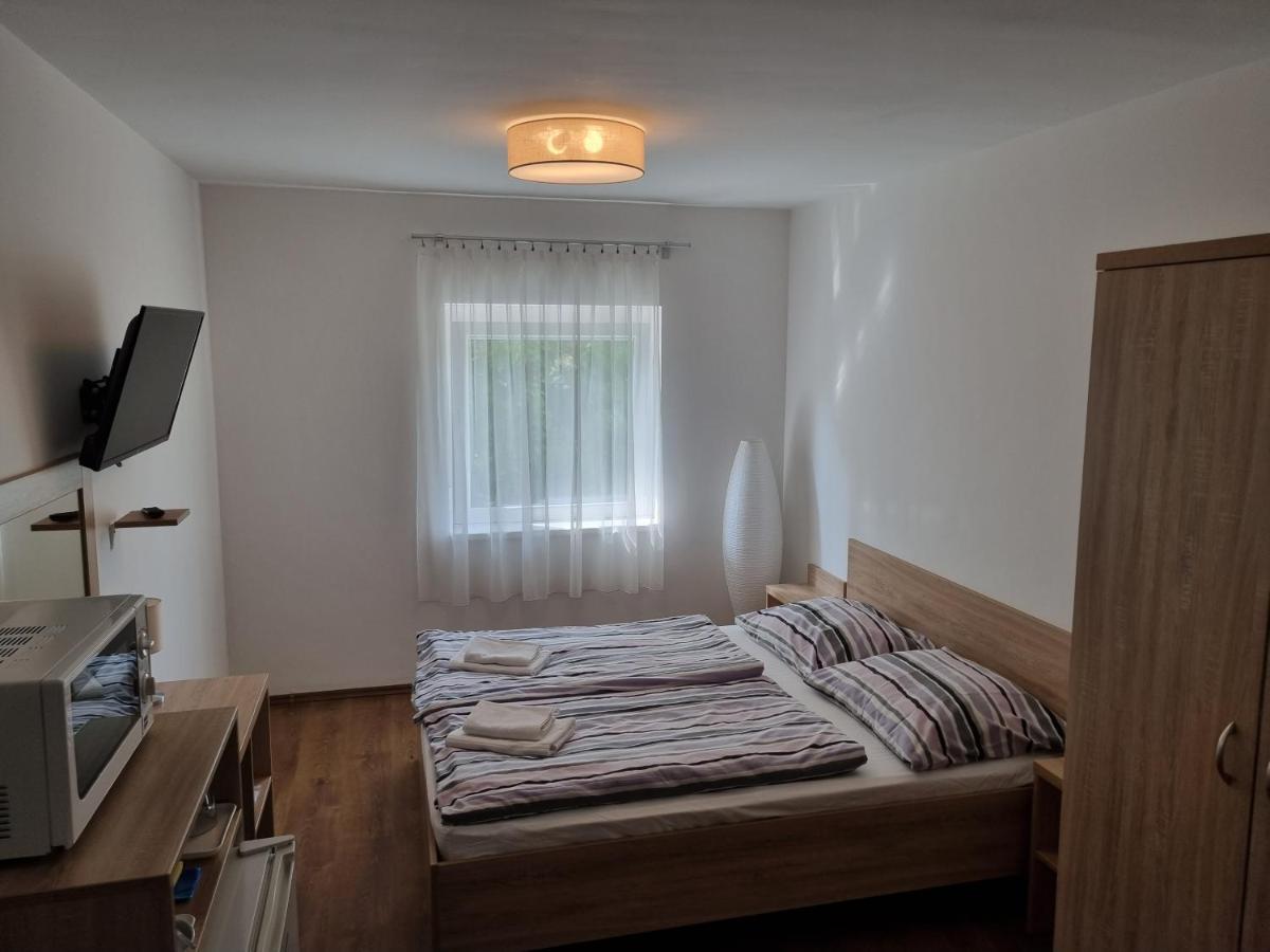 Adam Apartmanhaz Siófok Exteriör bild