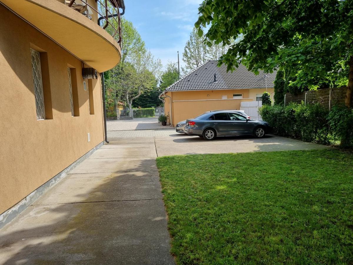 Adam Apartmanhaz Siófok Exteriör bild