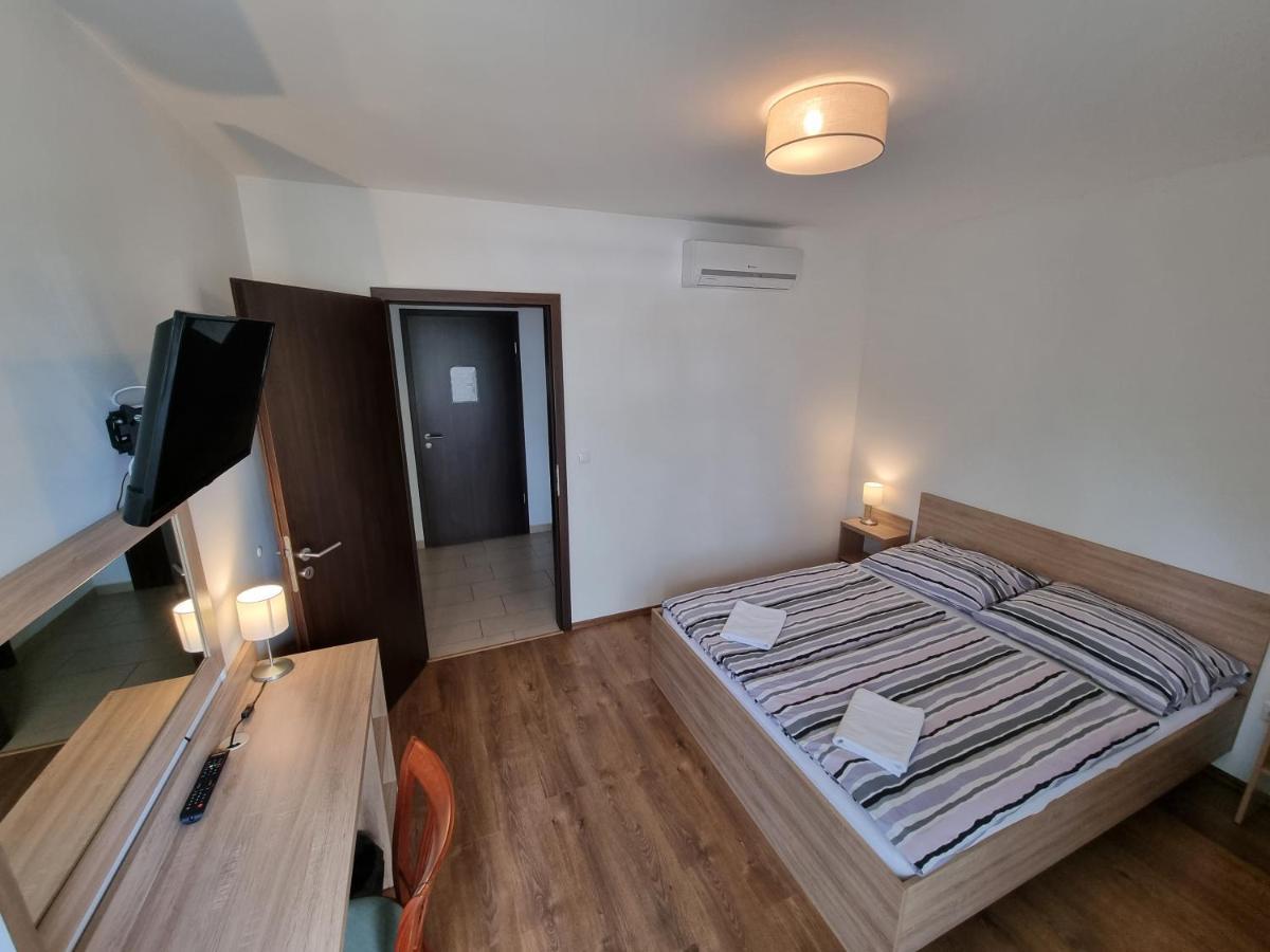 Adam Apartmanhaz Siófok Exteriör bild