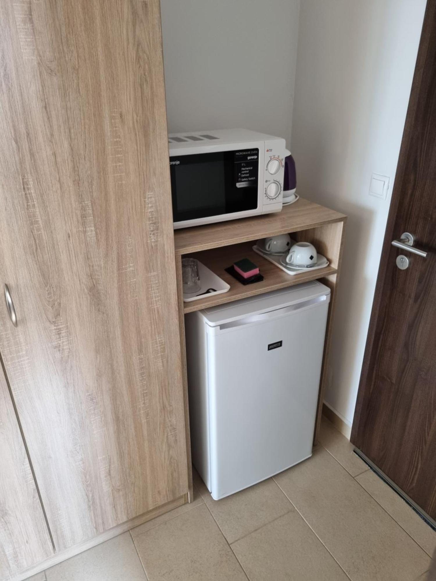 Adam Apartmanhaz Siófok Rum bild