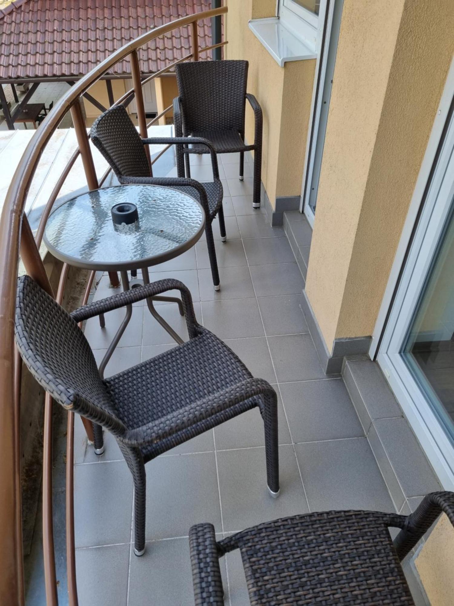 Adam Apartmanhaz Siófok Rum bild