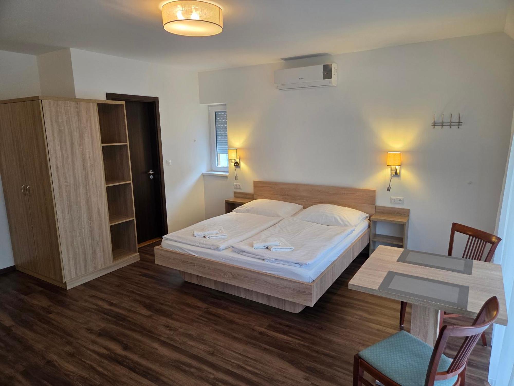 Adam Apartmanhaz Siófok Exteriör bild